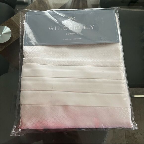 Gingerlily Eva Pure Mulberry Silk Duvet Cover, NWT, Queen Size - Picture 3 of 6